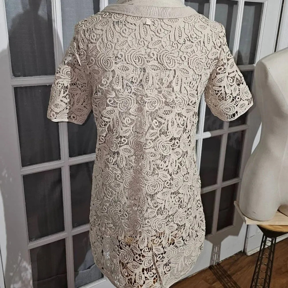 Wilfred Aritzia Womens Tan Embroidered Crochet‎ Top Small - Picture 2 of 5
